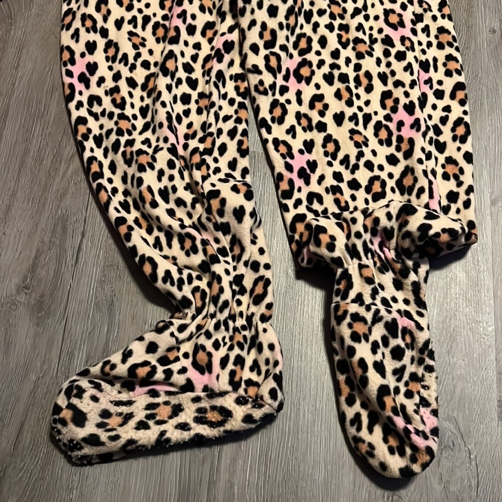 French Jenny homewear “kitty” jumpsuit. Size M - Picture 5 of 9